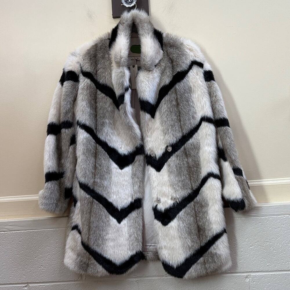 Anthropologie NWT women’s XS Black and Gray Chevron faux fur oversized Coat
